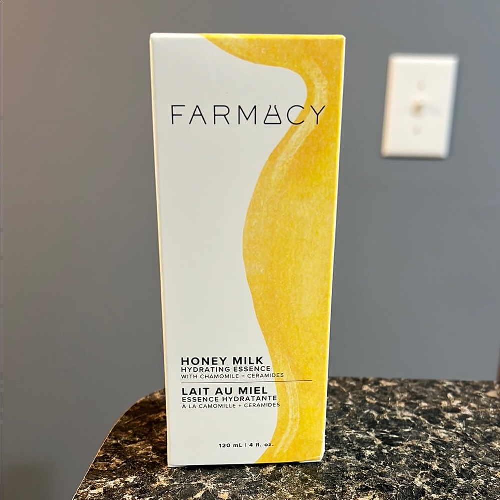 Farmacy Honey Milk Essence with Chamomile